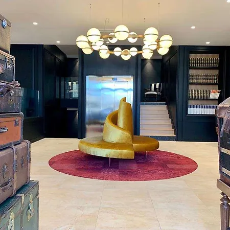 Les Nomades Beaune 4* ボーヌ