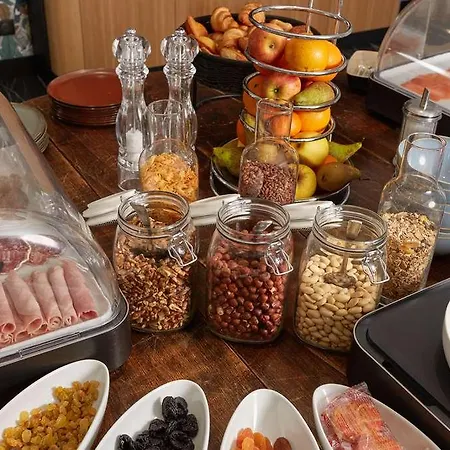 Otel Les Nomades Beaune 4*