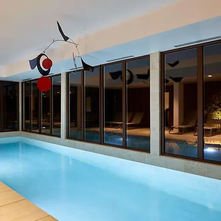 Les Nomades Beaune ホテル 4*