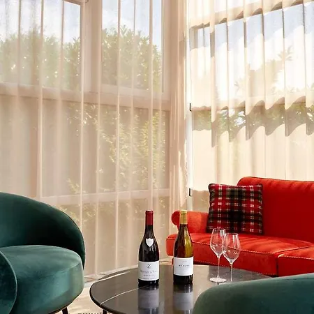 ホテル Les Nomades Beaune ボーヌ