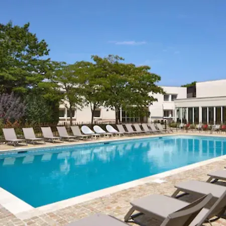 Les Nomades 4* Beaune (Cote d'Or)