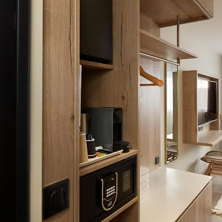 Les Nomades Hotel Beaune (Cote d'Or)