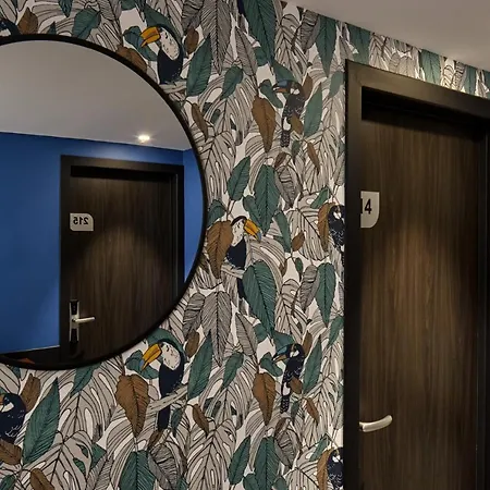 Les Nomades Beaune ホテル 4*
