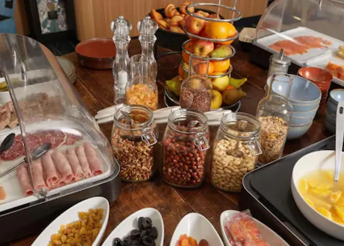 Les Nomades 4* Beaune (Cote d'Or)