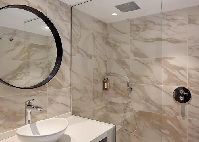 Les Nomades 4* Бон